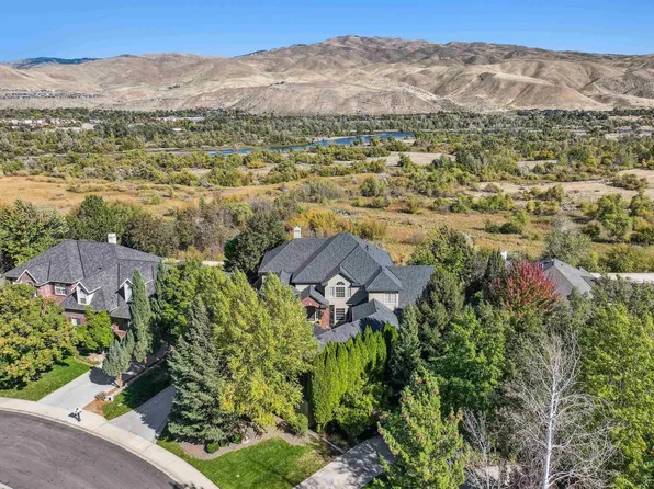 5288 S Farmhouse Pl, Boise, ID 83716