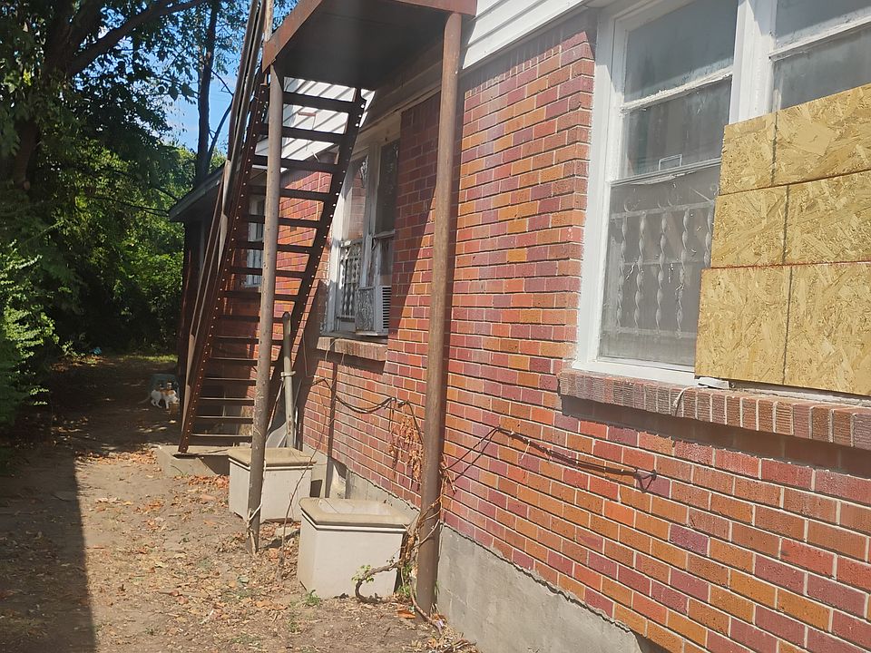 2nd image of 1288 Kerr Ave