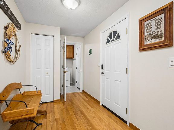3rd image of 4241 Cole Way
