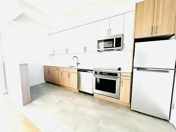 2nd image of 1251 Bedford Ave APT 6D