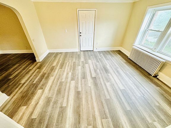 2nd image of 40 102nd St APT 6