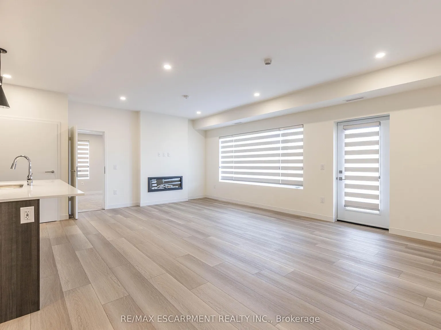 2 bed, $2,400 — Photo 4