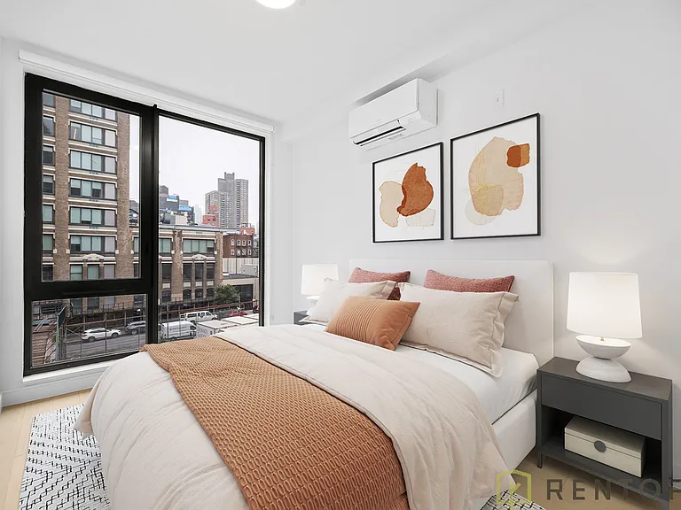 554 W 46th St #344 — Photo 4