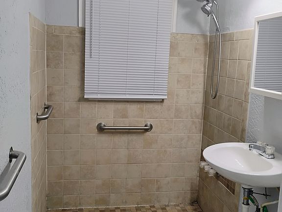 4th image of 3118 NW Ferris Ave #1