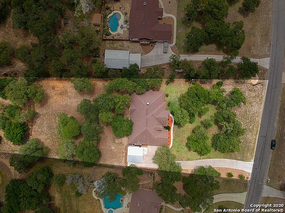 4th image of 208 Rosewood Dr