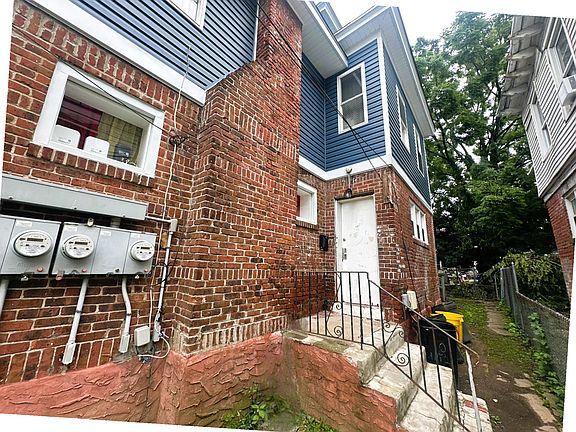 2nd image of 110 Lee Ave #3
