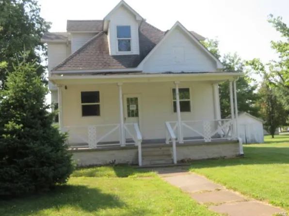 311 S McElroy St, Raymond, IL 62560