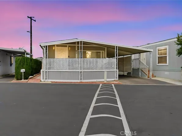 519 Willow Dr, Santa Ana, CA 92703