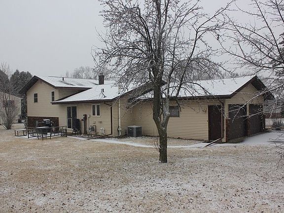 2nd image of 1475 Country Club Ct