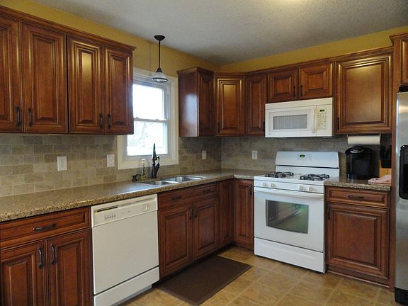 5th image of 815 124th Ave NE