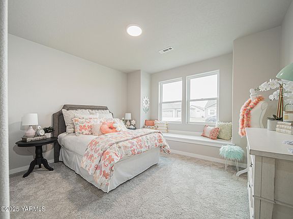 4th image of 4703 W Larch Ave