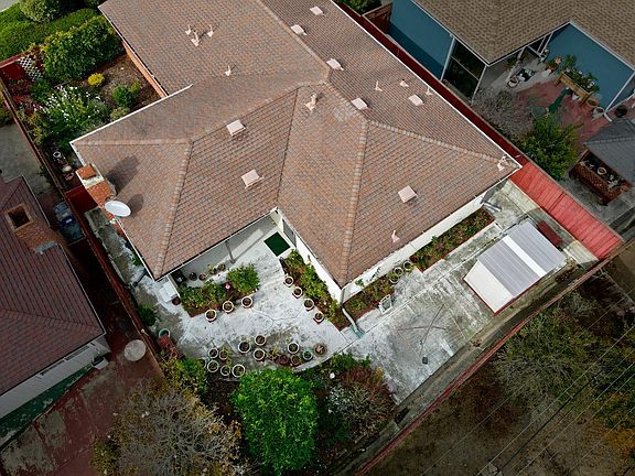5th image of 352 Holly Ave