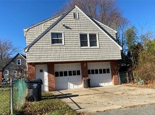 33 Talcott Ave, Warwick, RI 02889