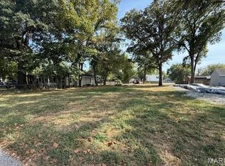 911 Marshall Rd, Valley Park, MO 63088