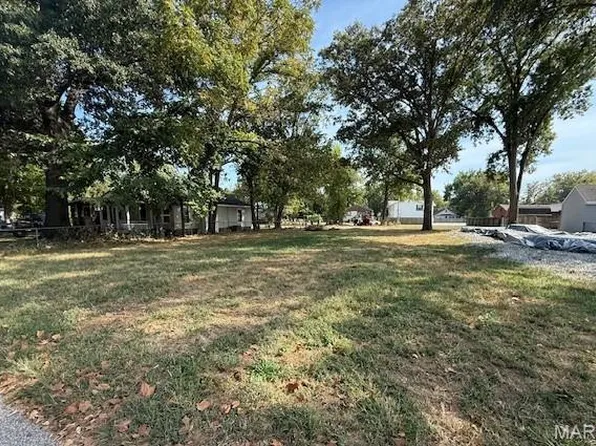 911 Marshall Rd, Valley Park, MO 63088