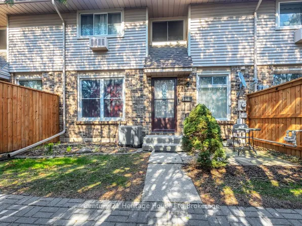 1 Lamers Ct #18, Tillsonburg, ON N4G 4T6