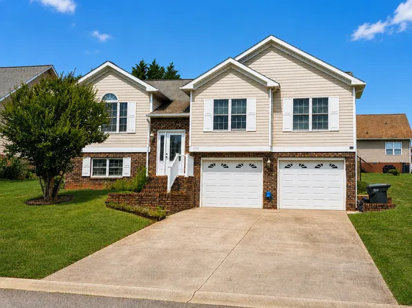1515 Mayfair Dr, Conover, NC 28613