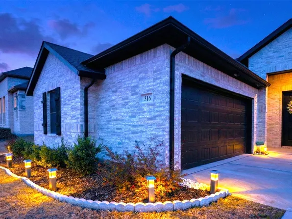 316 Creighton Ave, Red Oak, TX 75154