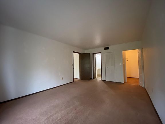 2nd image of 1008 Thornberry Dr
