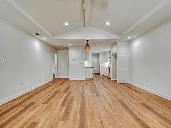 3rd image of 604 Idylwood Dr