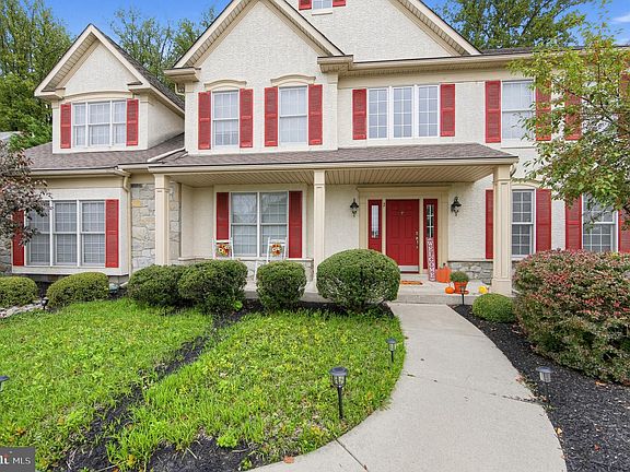 5th image of 2 Roosevelt Cir