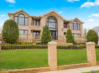 246 Howard Ave, Staten Island, NY 10301