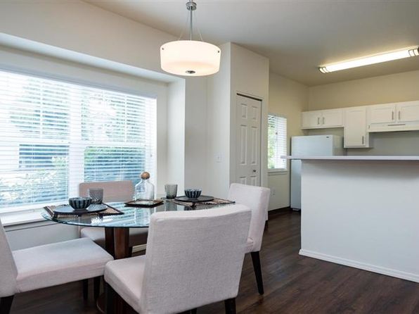 Village at Main Street | 30050 SW Town Center Loop W, Wilsonville, OR