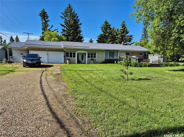300 Dion Avenue, Cut Knife, SK S0M 0M0