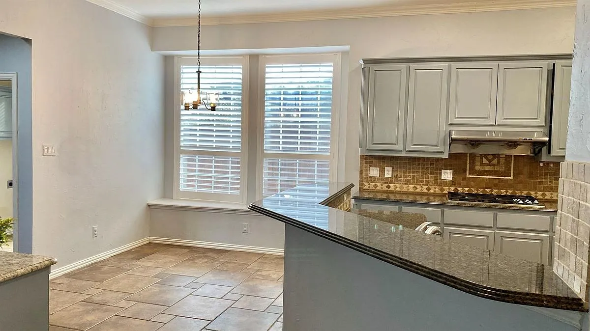 4 bed, 4.0 bath, 3436 sqft, $3,975 — Photo 4