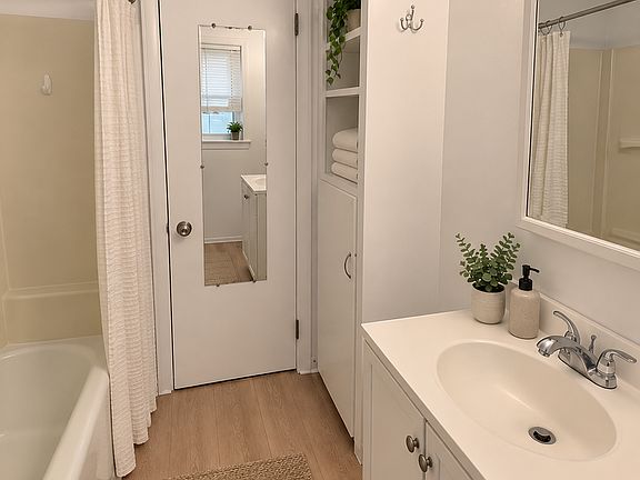 3rd image of 207 Main St #A