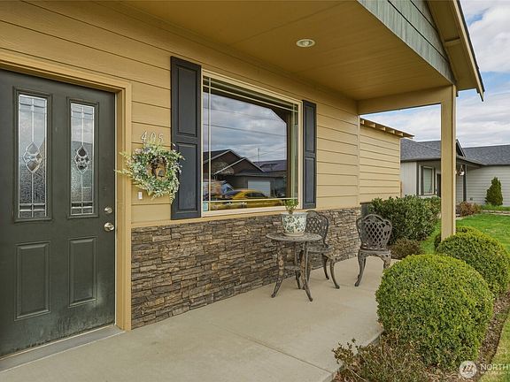 2nd image of 405 Offner Road