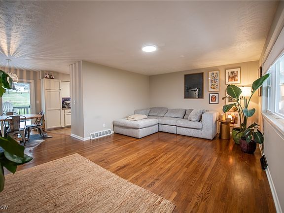 3rd image of 6045 Cleveland Ave SE