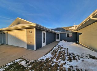 826 24th Ave SW, Minot, ND 58701