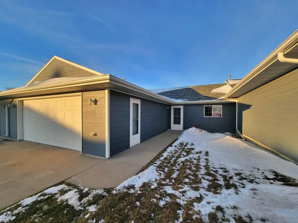 826 24th Ave SW, Minot, ND 58701