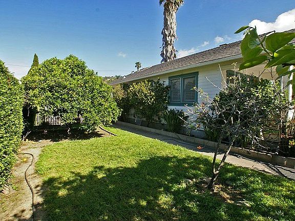 3rd image of 925 E Ortega St