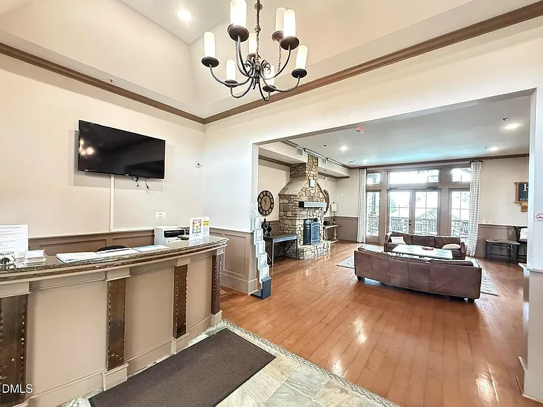 8527 Quarton Dr — Photo 31