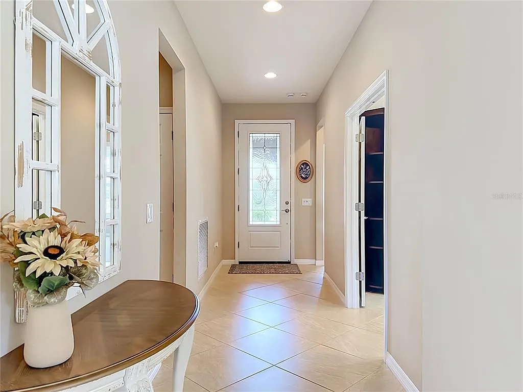 2 bed, 2.0 bath, 1678 sqft, $4,200 — Photo 4