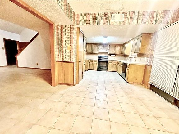 5th image of 26910 Jill Rd