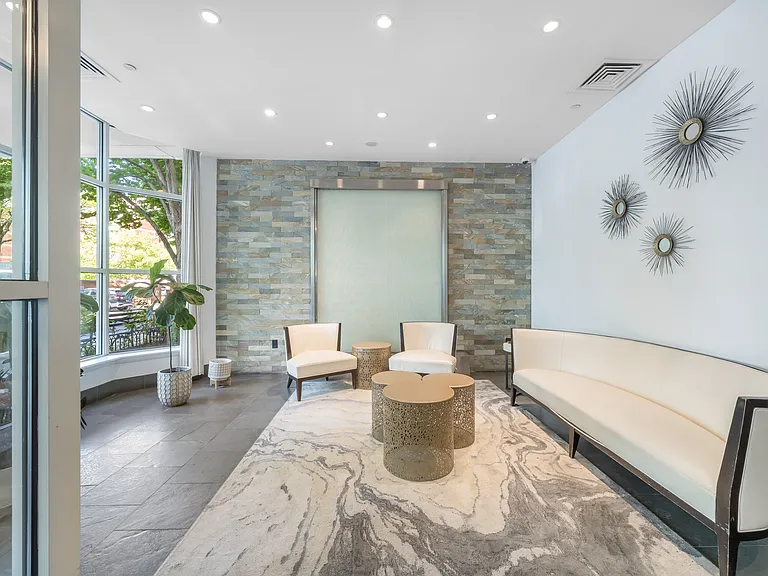 Lobby with full concierge 24x7