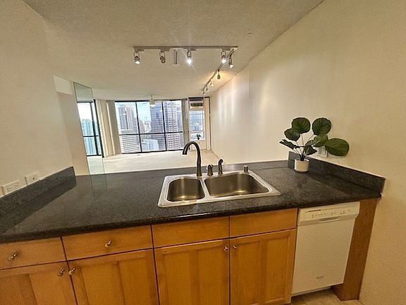 2nd image of 60 N Beretania St APT 2908