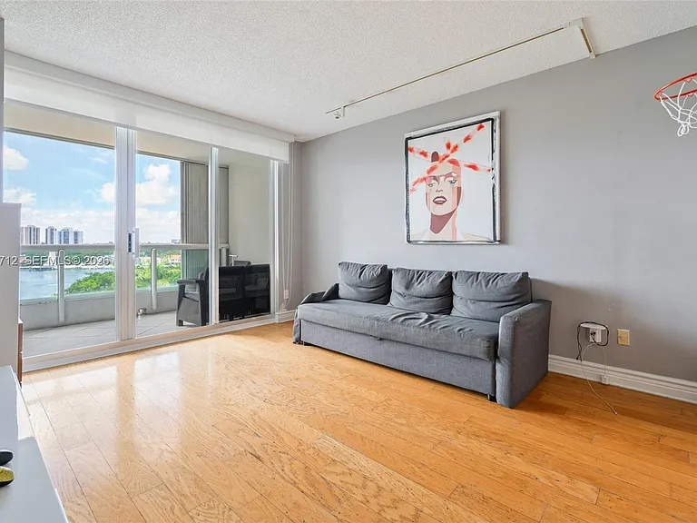 21205 Yacht Club Dr #805 — Photo 13