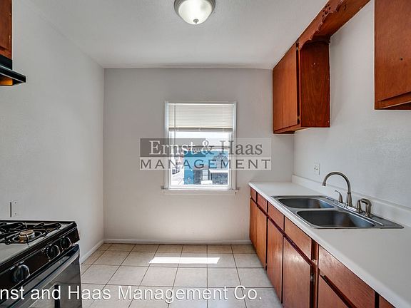 5th image of 128 Elm Ave APT 3