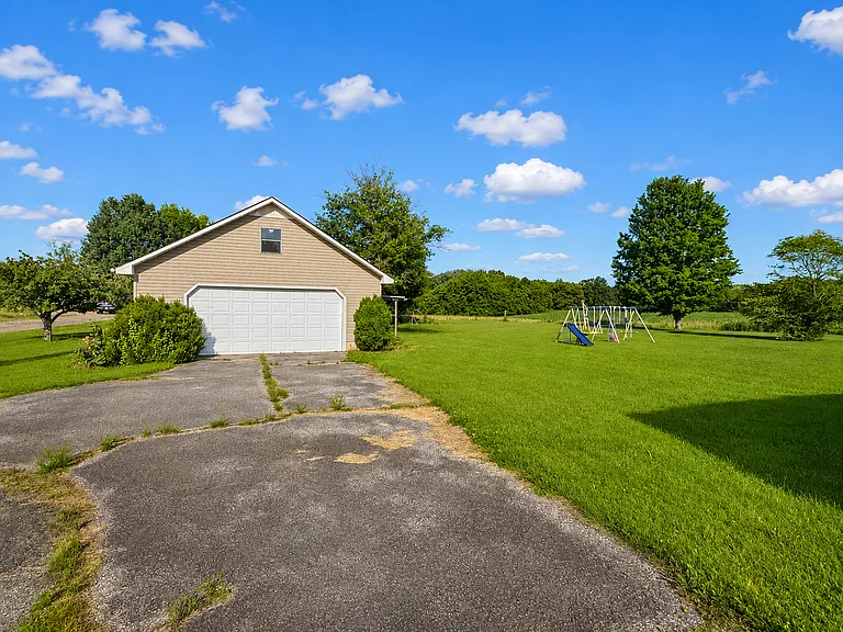 1316 Hopkins Rd — Photo 10