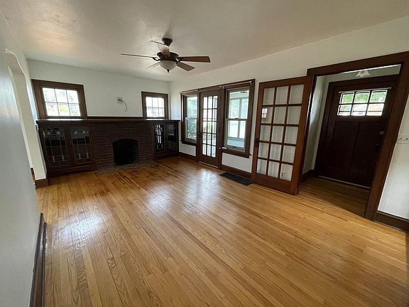3rd image of 222 N 3rd Street
