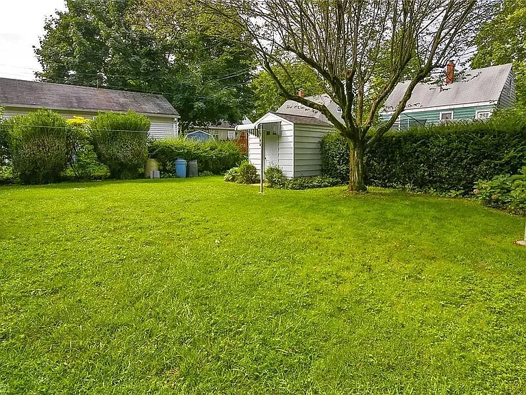 486 Willow Rd — Photo 22