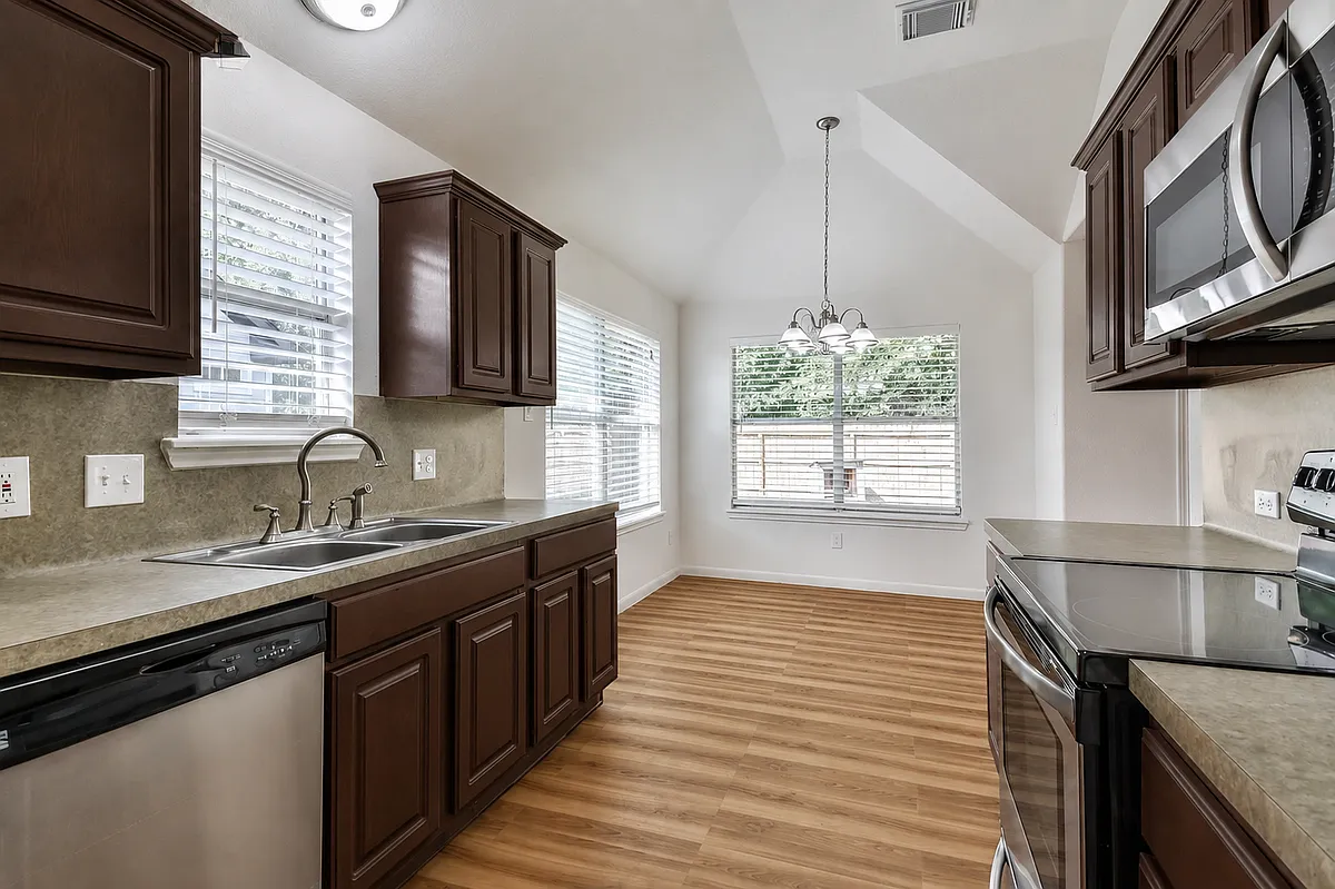 Building Photo - 16413 Danika Oak Dr