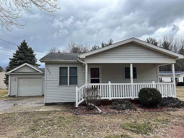 1st image of 2865 E Burt Rd