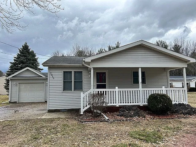 2865 E Burt Rd photo 1