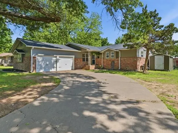 2014 Harvard Ave, Miami, OK 74354