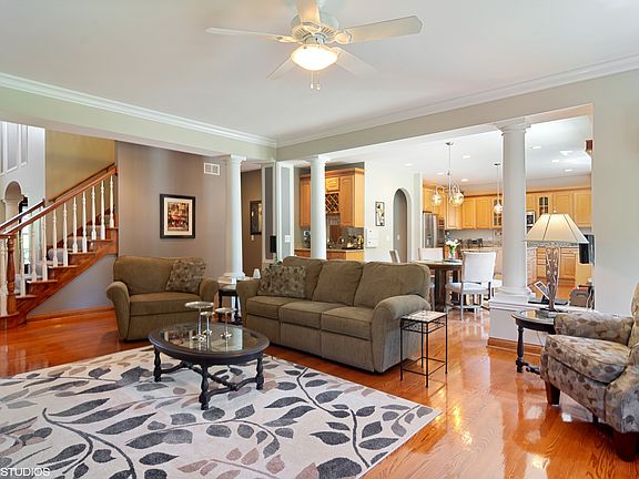 4th image of 117 Lucy Ct